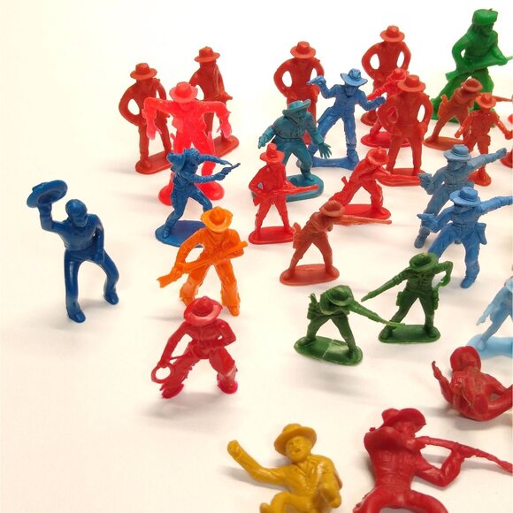 Cowboy & Indians Vintage Plastic Toy Lot Nostalgic Collection Wear & Play Damage - Picture 11 of 11